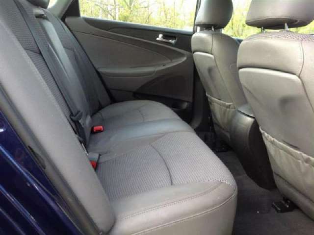 2011 Hyundai Sonata SE 4dr Sedan 6A